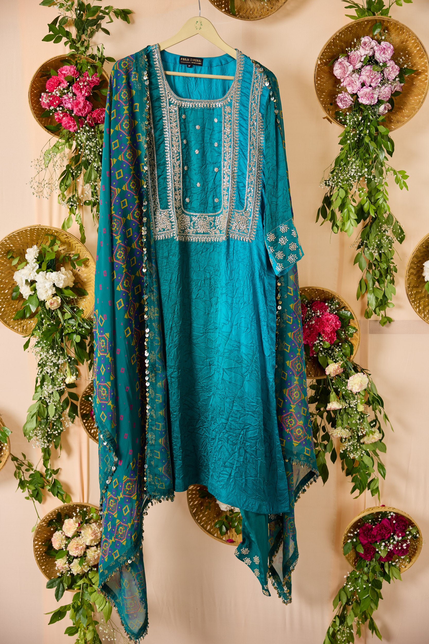 Jadau ombre kurta with pants and Patola dupatta