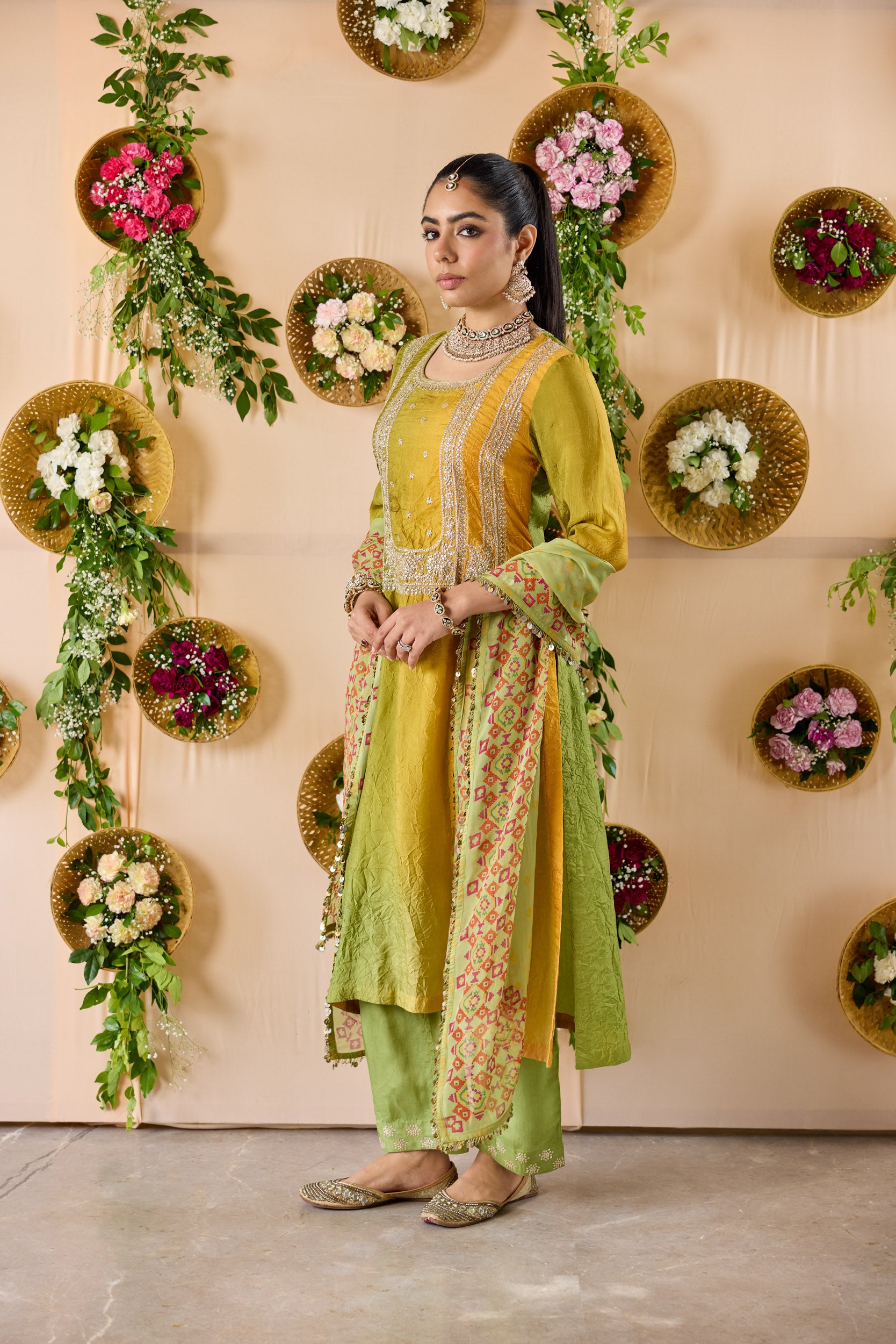 Jadau ombre kurta with pants and Patola dupatta