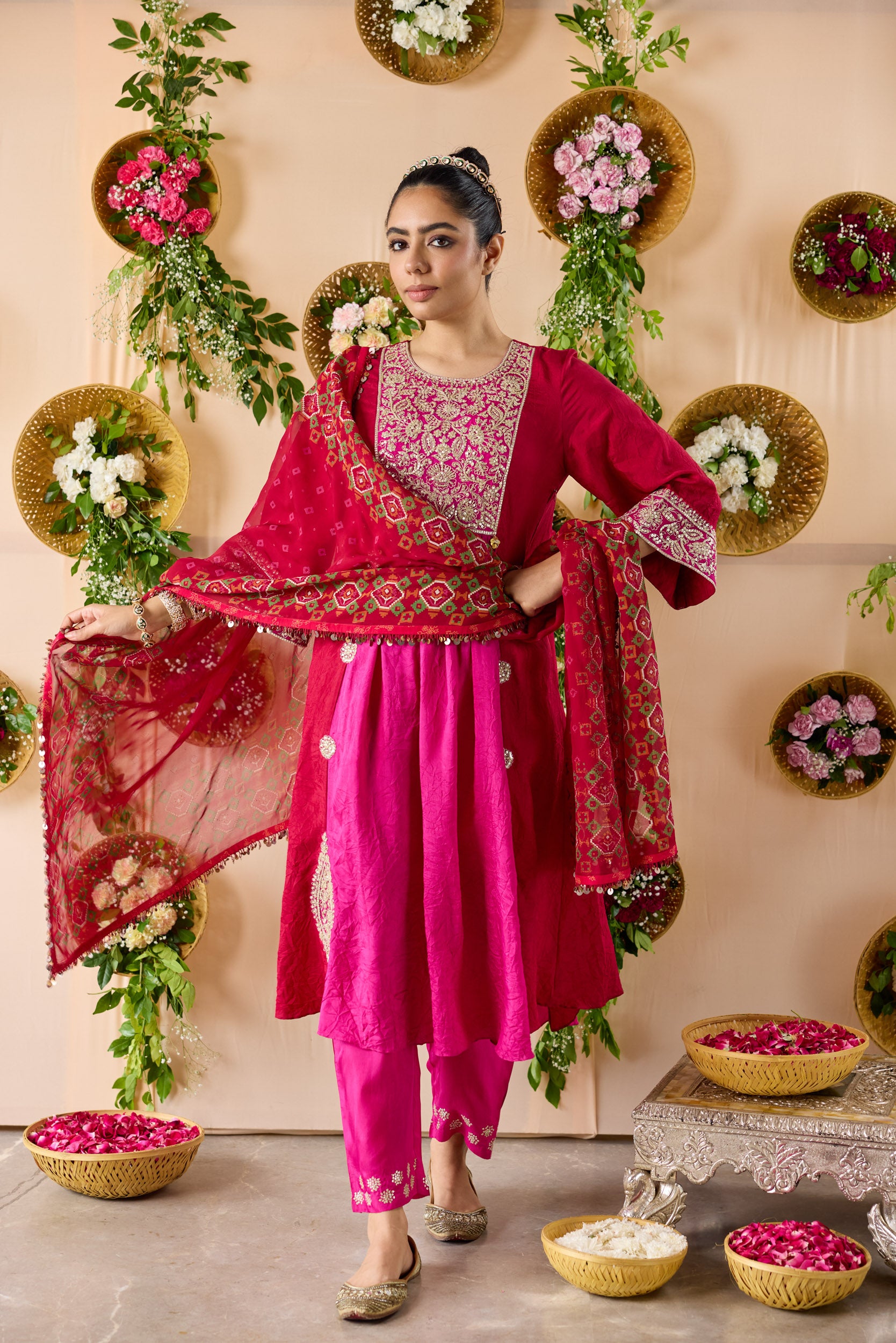 Tasveer color block kurta with pants & Dupatta
