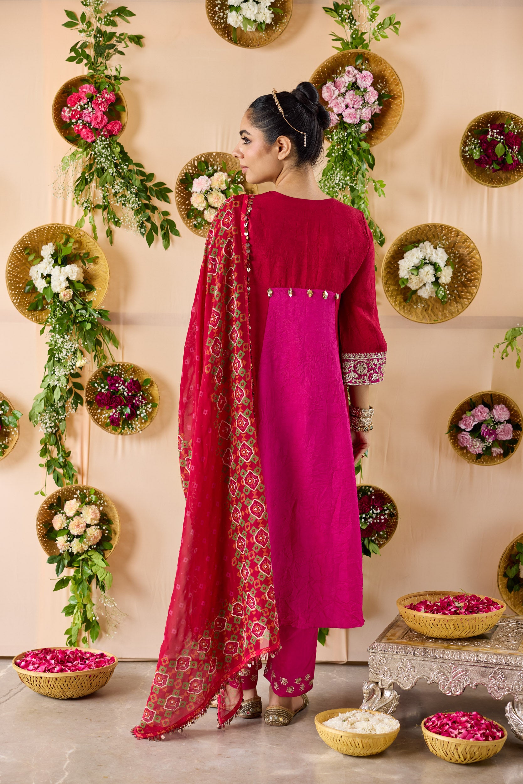 Tasveer color block kurta with pants & Dupatta