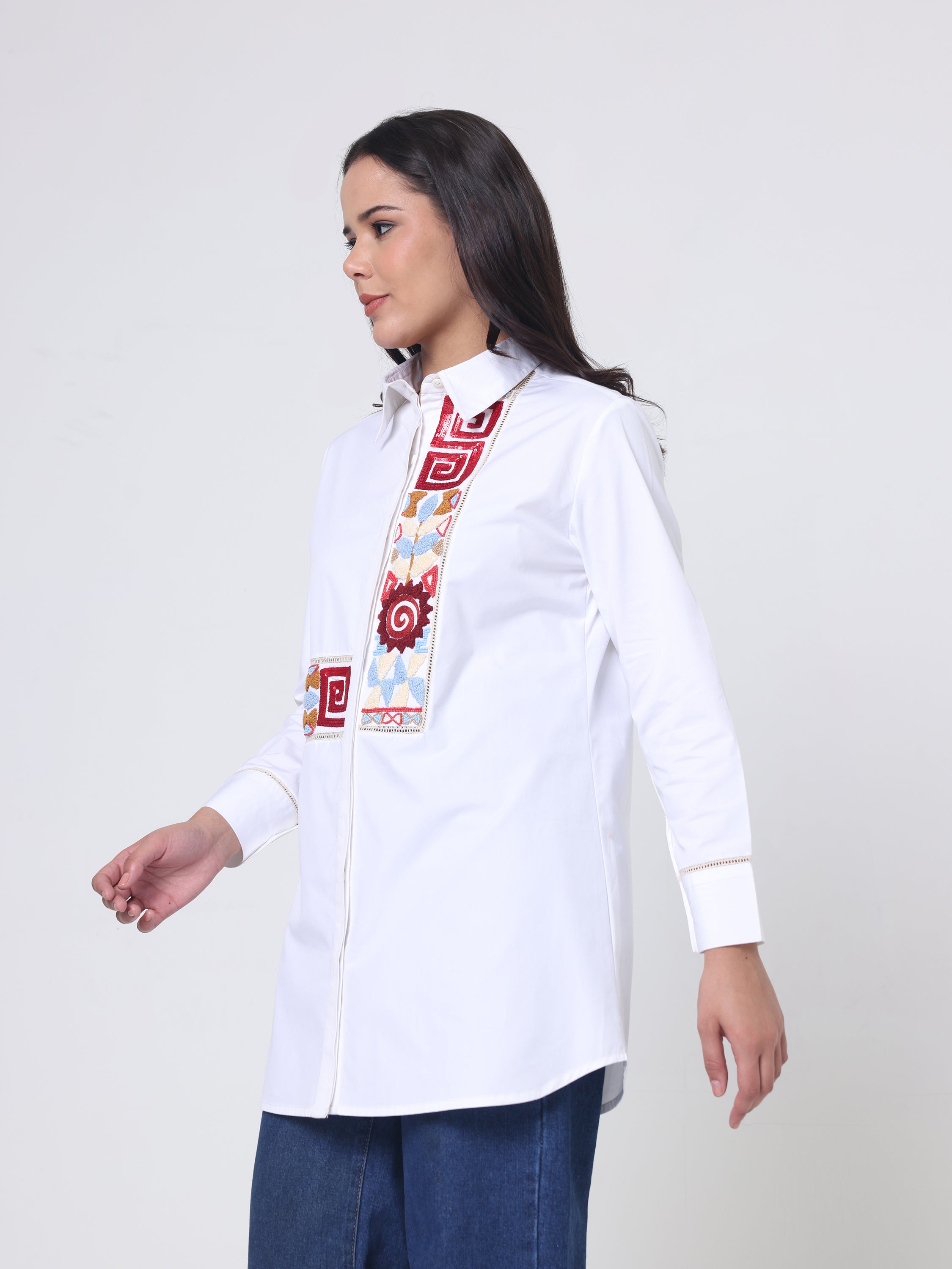 Shirt with L-shaped embroidery with sequin and Thread
