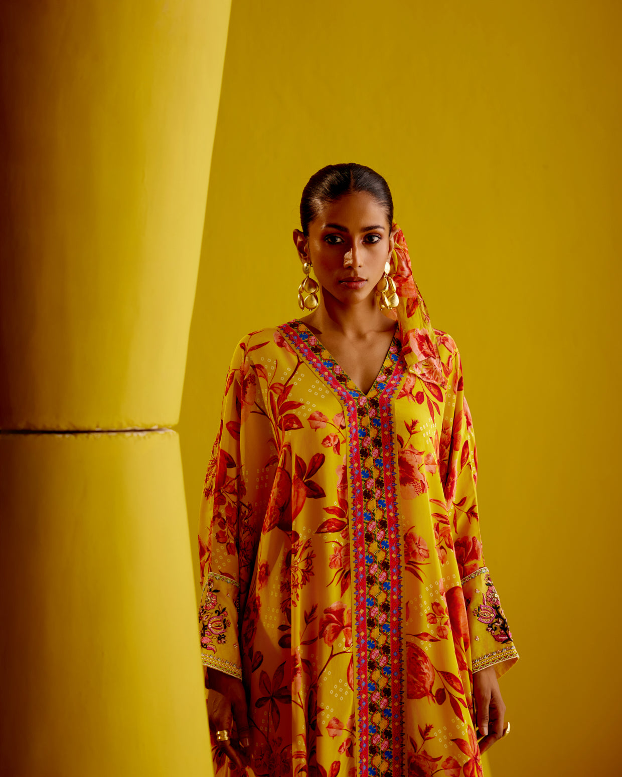 Kaftan kurta with embroidered cuffs and matching pants