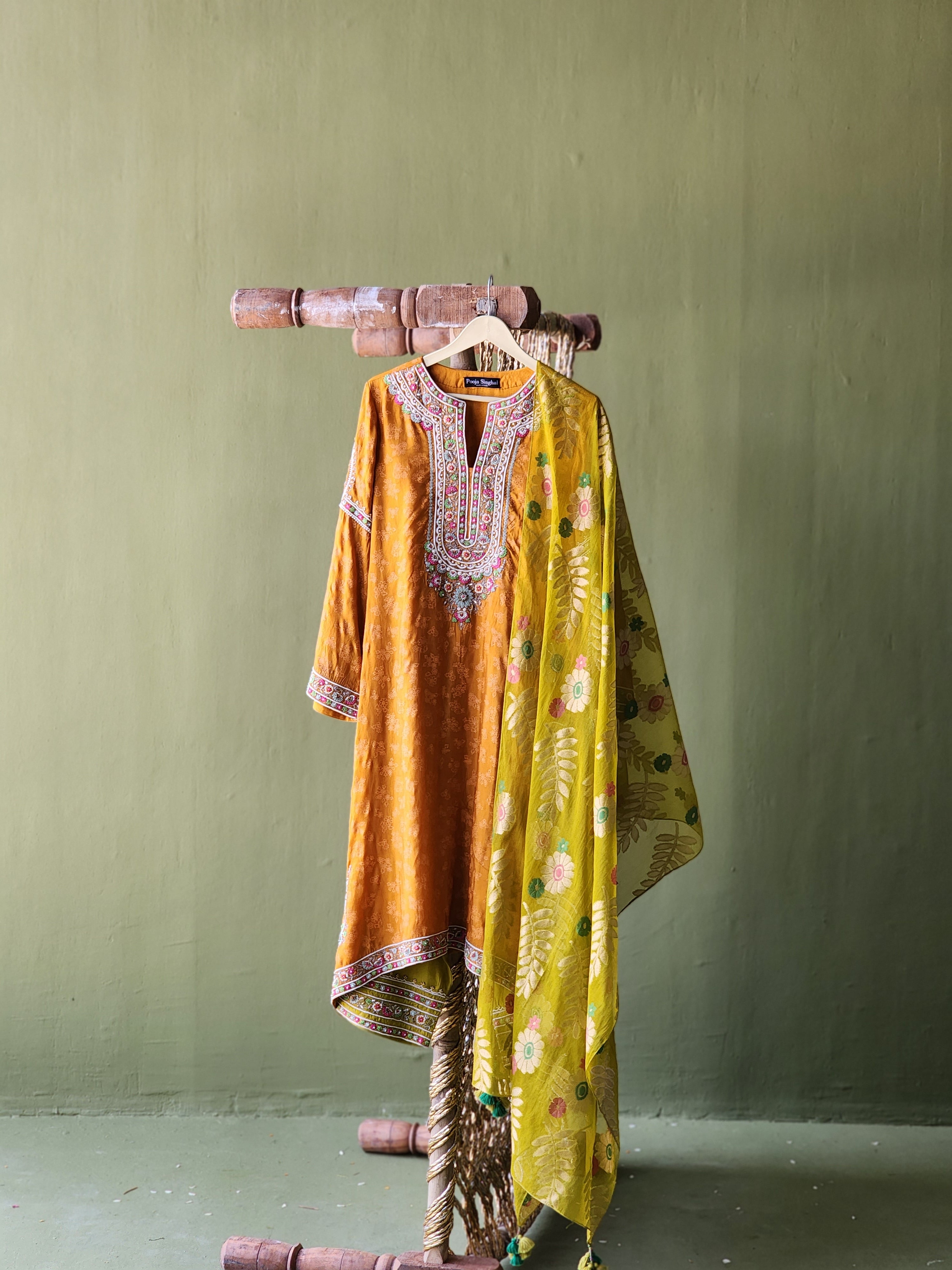 Kurta with color block pants and Handwoven tissue net Banarasi dupatta