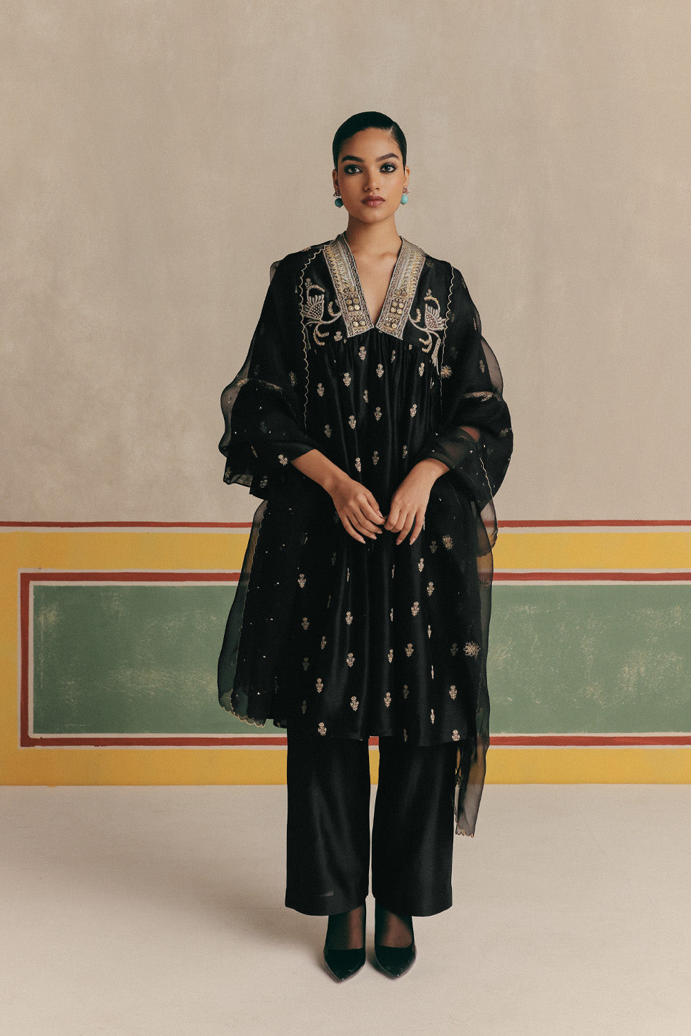 Raat ki Rani Banarsi Embroidered Kurta with pants and Organza color block dupatta with embroidery