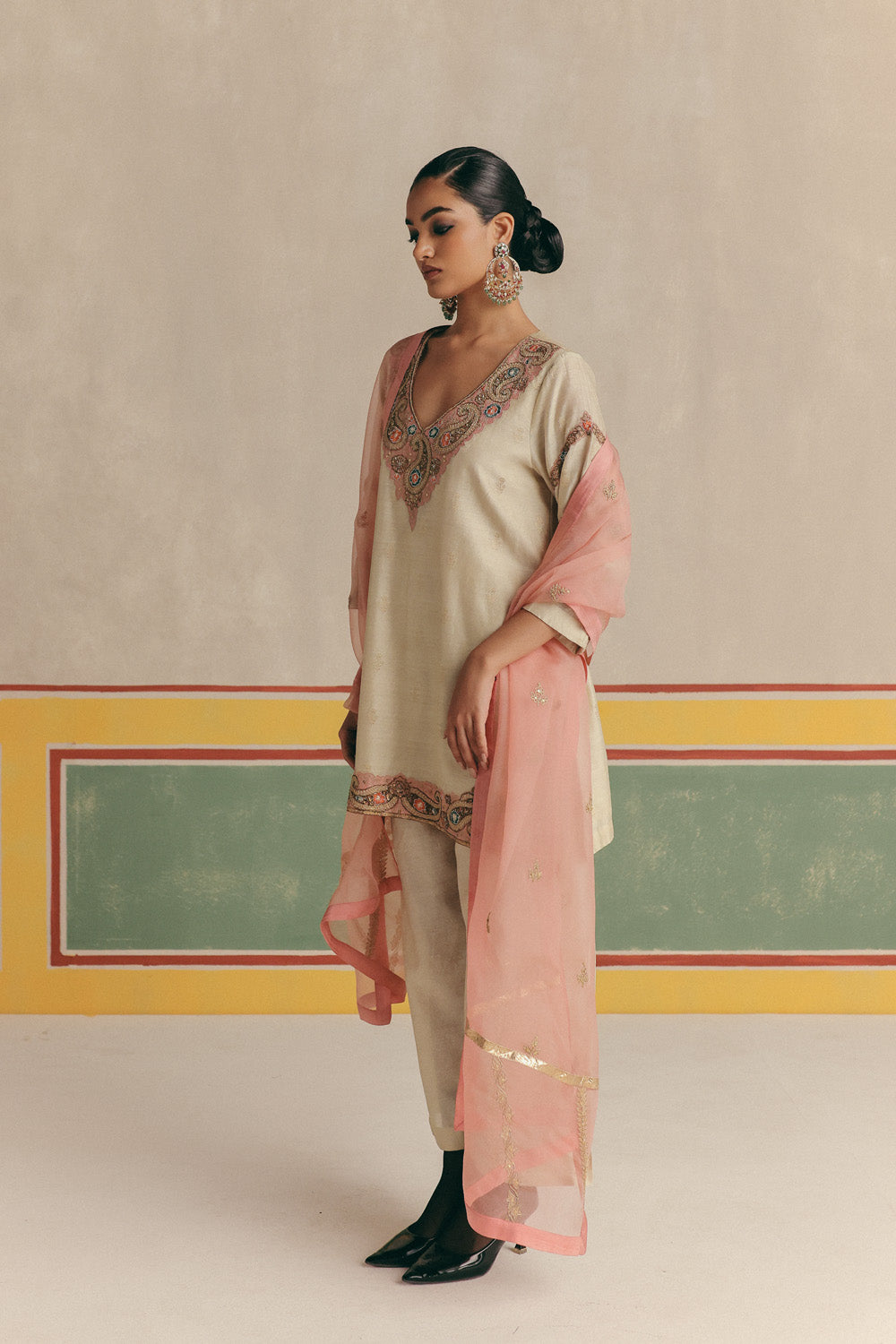 Harshingar Banarsi Embroidered Kurta with pants and Organza dupatta