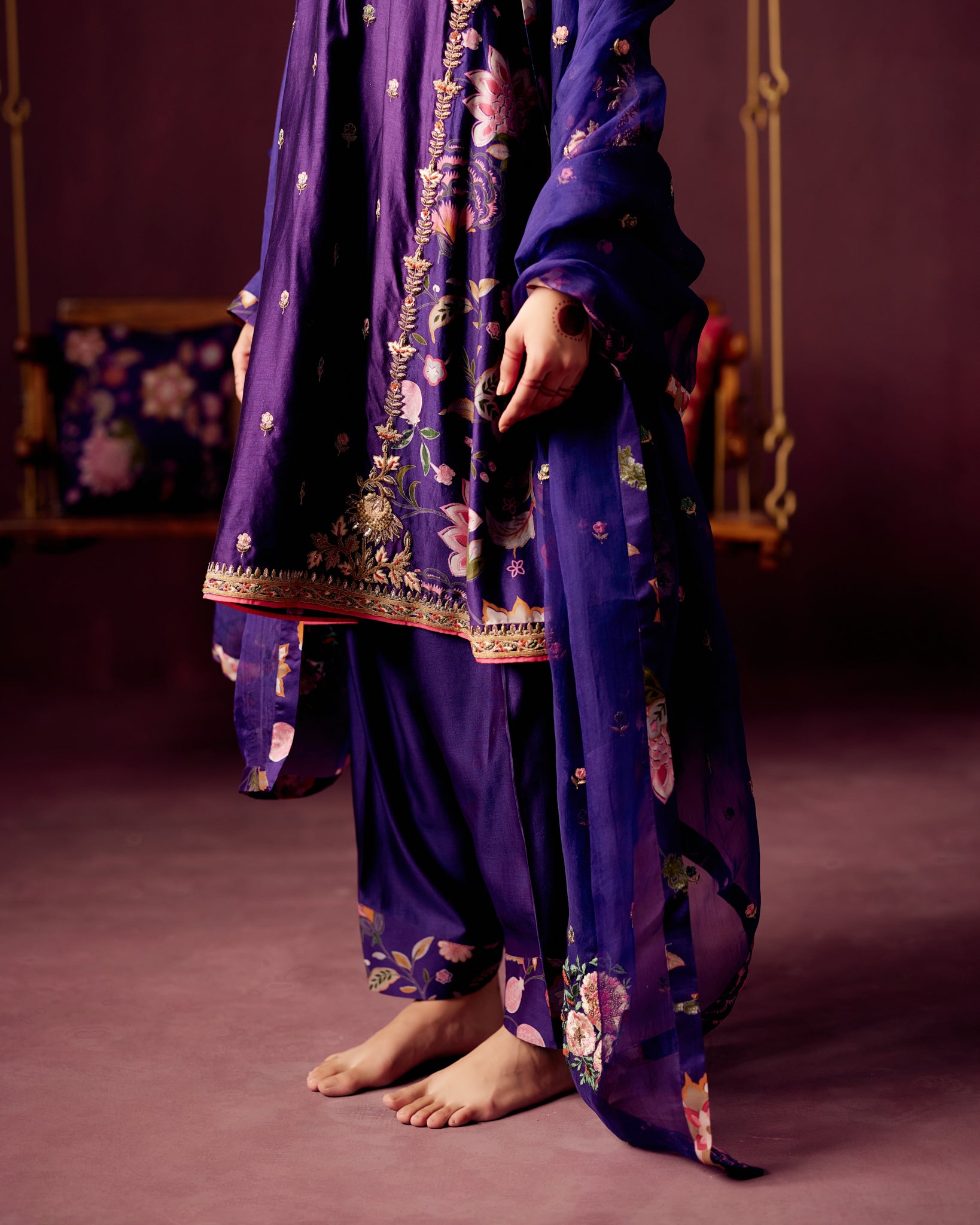 Purple Kurta with Thread and Zardozi embroidery ,Pants & Organza Dupatta with embroidery