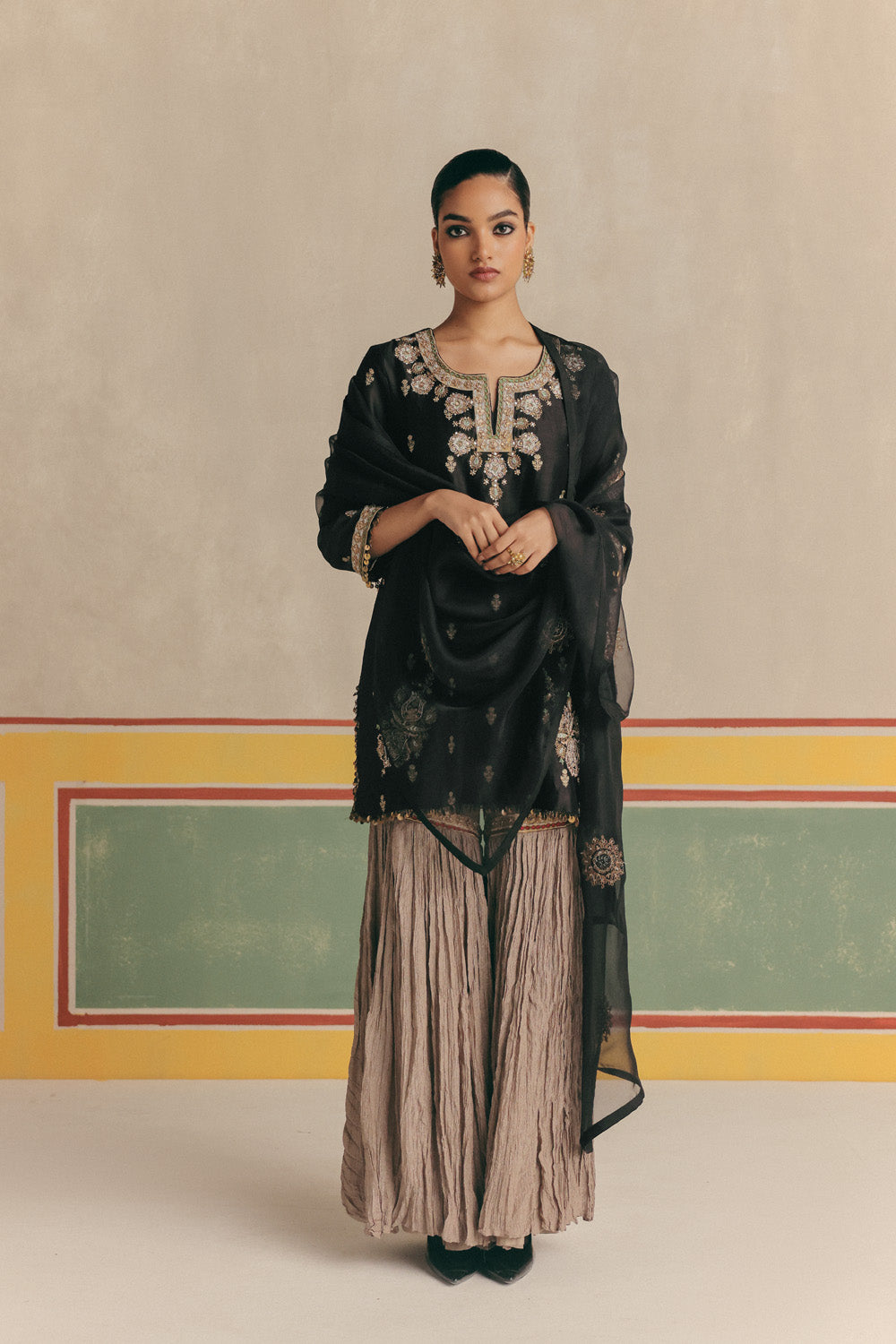 Zinnia Banarsi Embroidered Kurta with pants and Organza dupatta