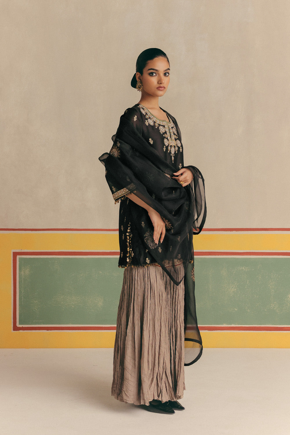 Zinnia Banarsi Embroidered Kurta with pants and Organza dupatta