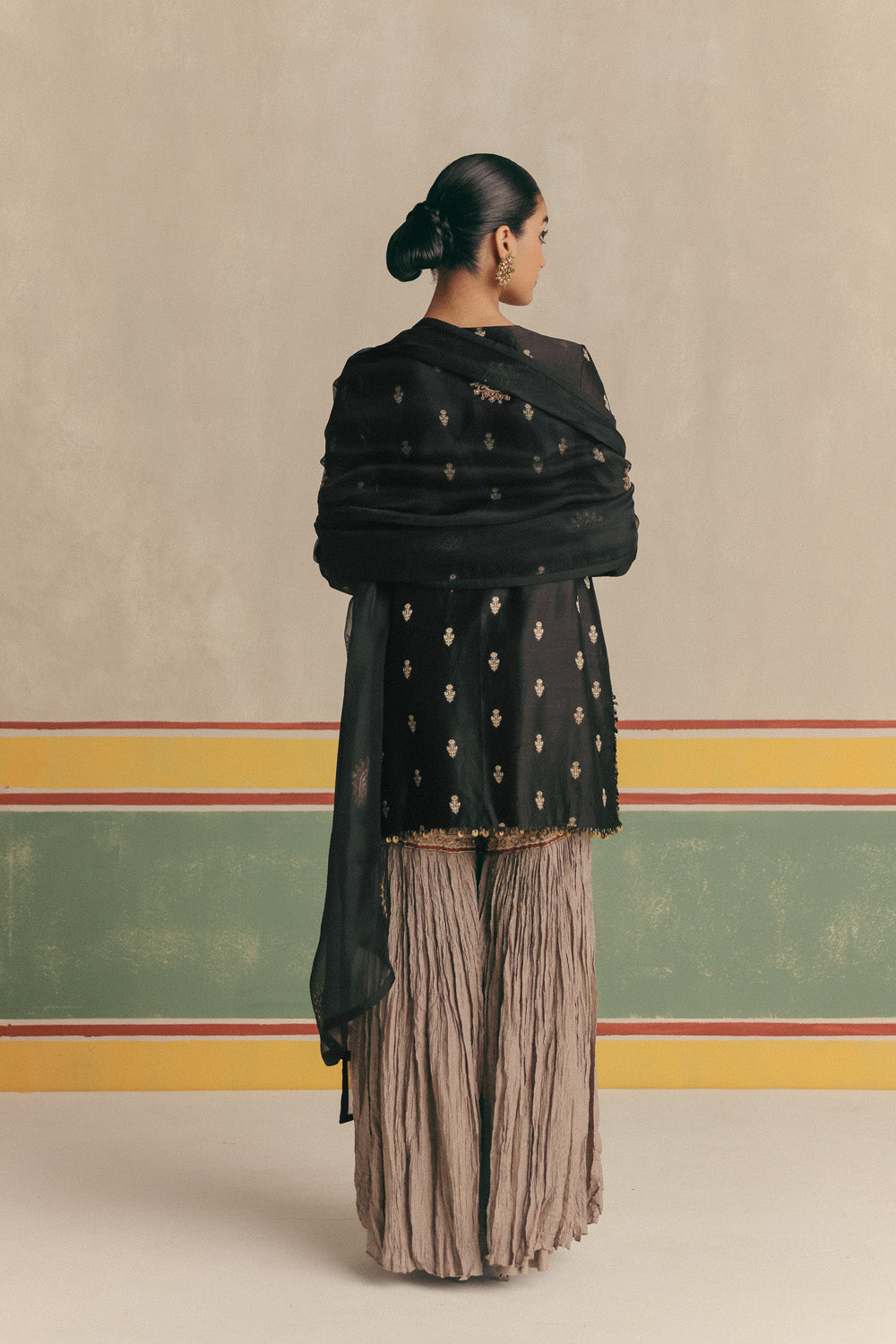 Zinnia Banarsi Embroidered Kurta with pants and Organza dupatta