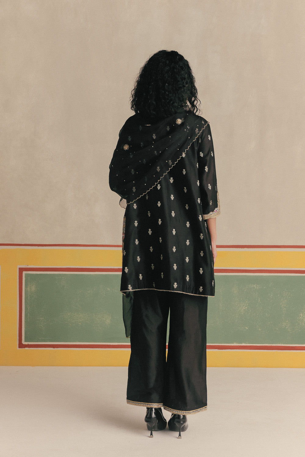 Koyal Banarsi Embroidered Kurta with pants and Organza dupatta