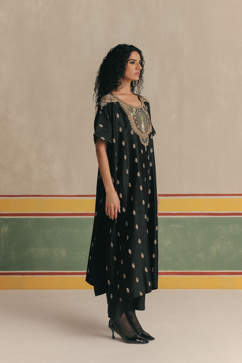 Peacock Banarsi Embroidered Kurta with pants and Organza
