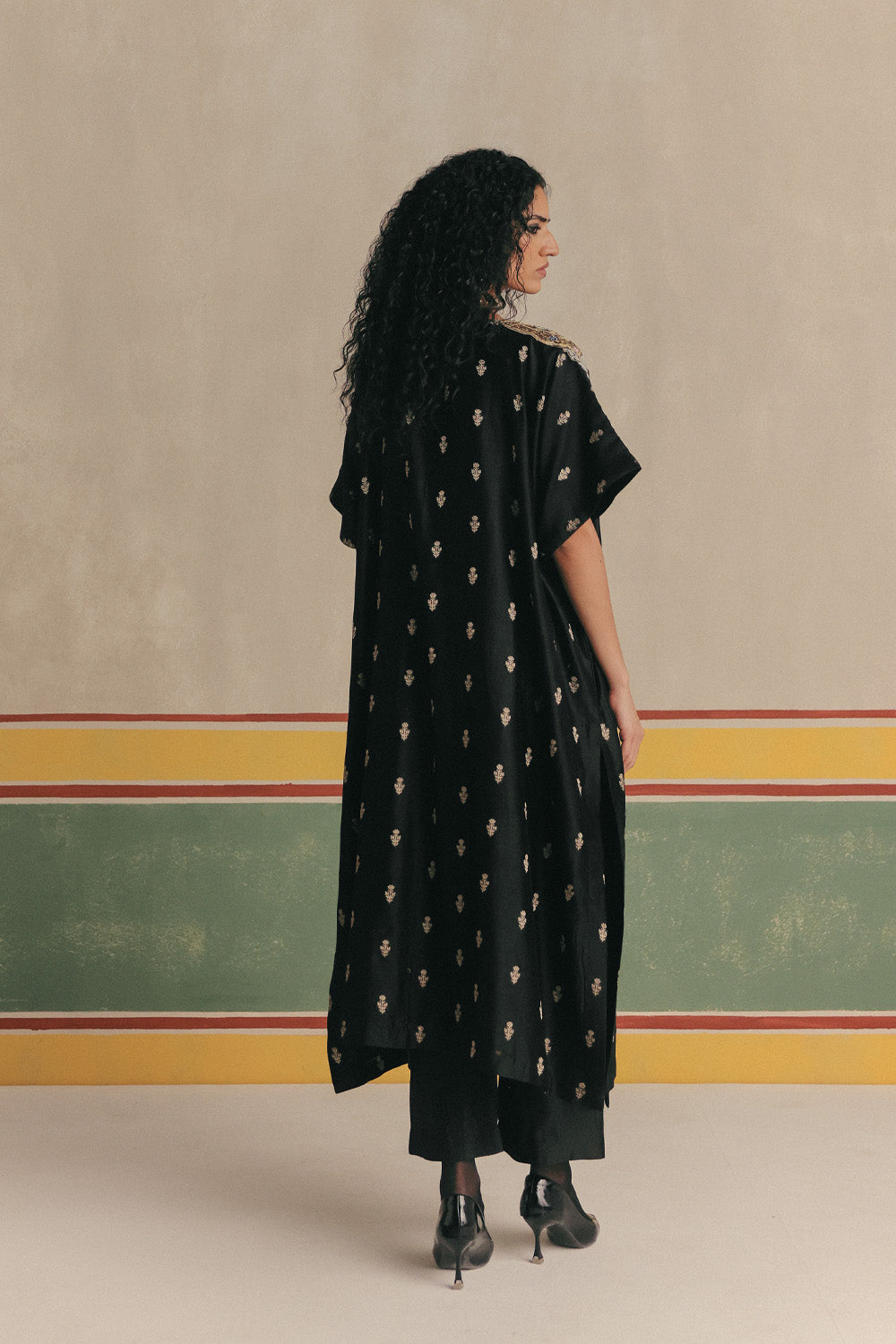 Peacock Banarsi Embroidered Kurta with pants and Organza