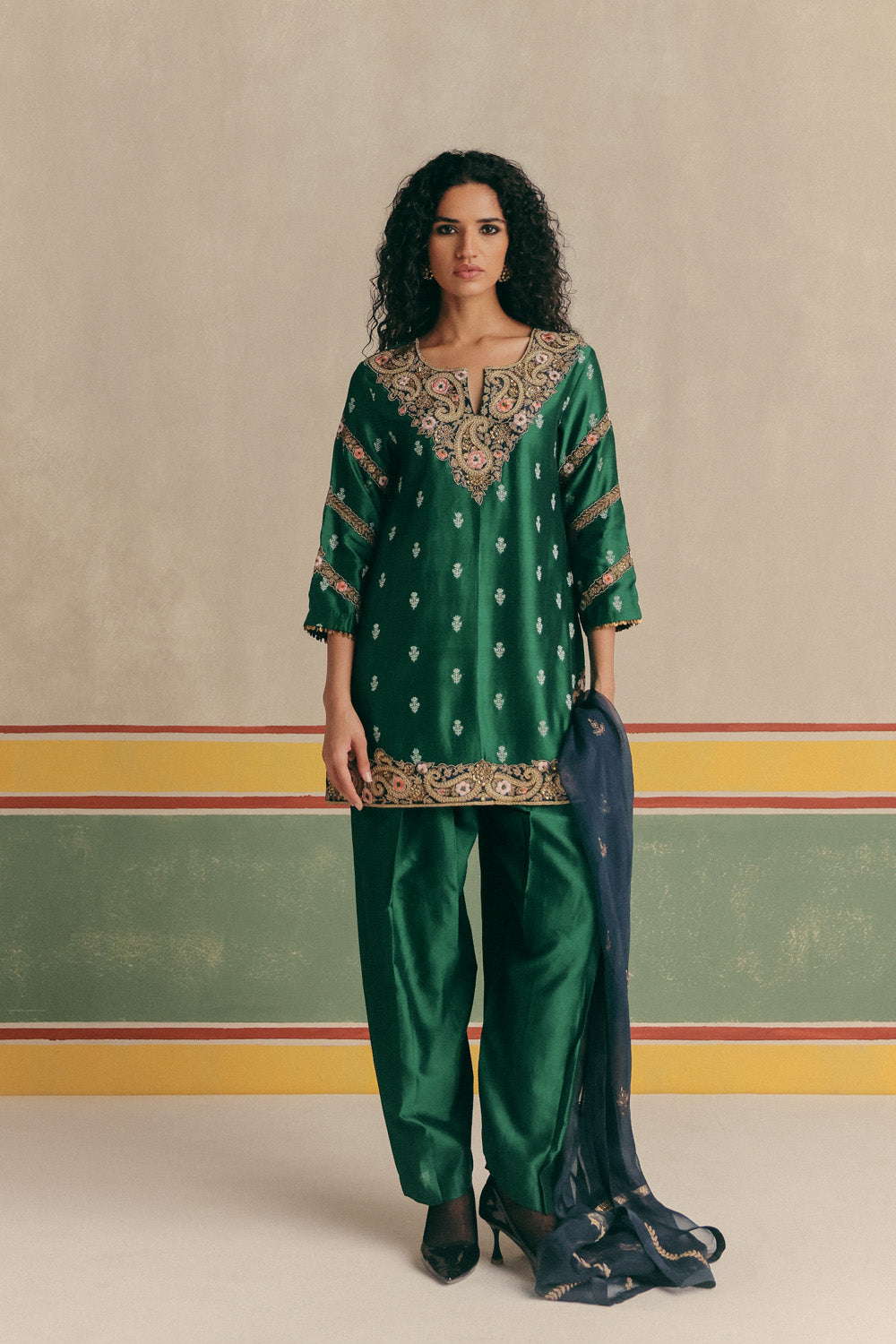 Starling Banarsi Embroidered Kurta with pants and Organza dupatta