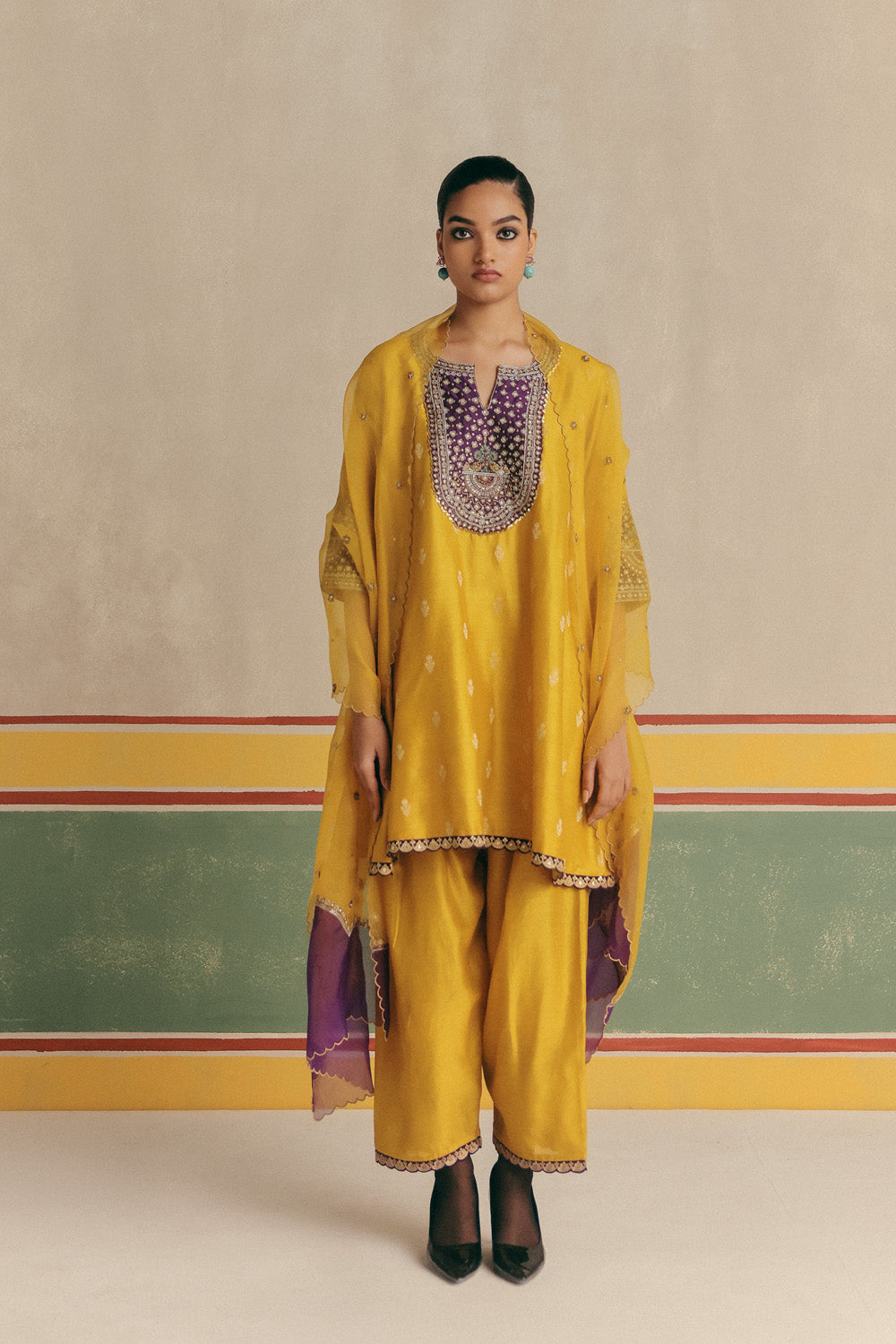 Chidiya Banarsi Embroidered Kurta with pants and Organza color block dupatta with embroidery