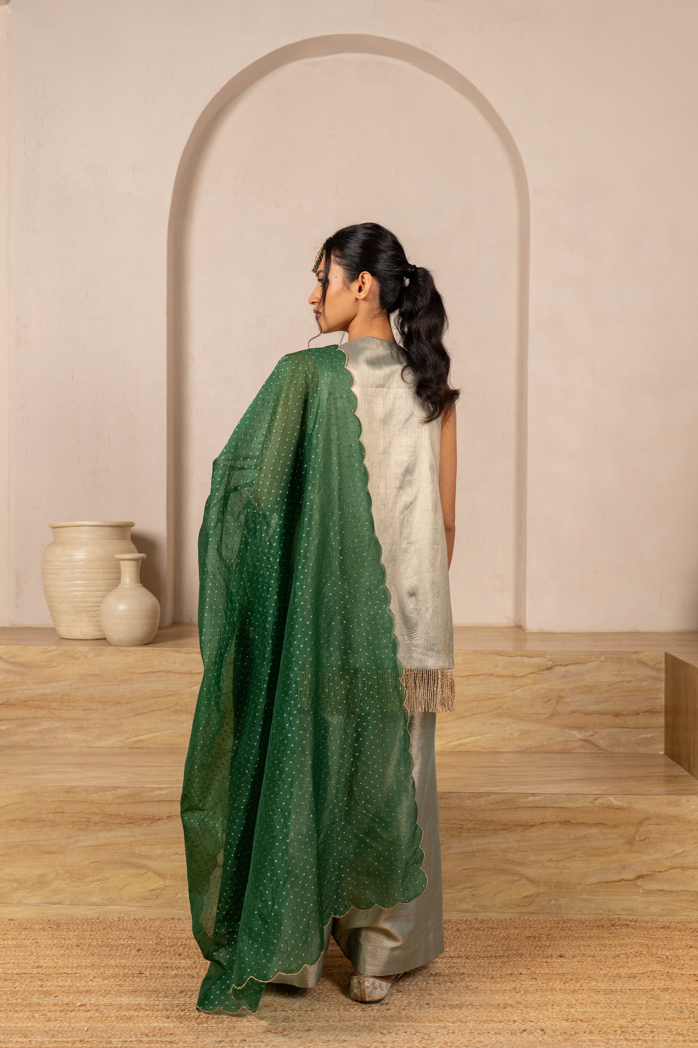 Chamak Sleeveless Twill kurta , Pants &amp; Banarasi Organza Dupatta