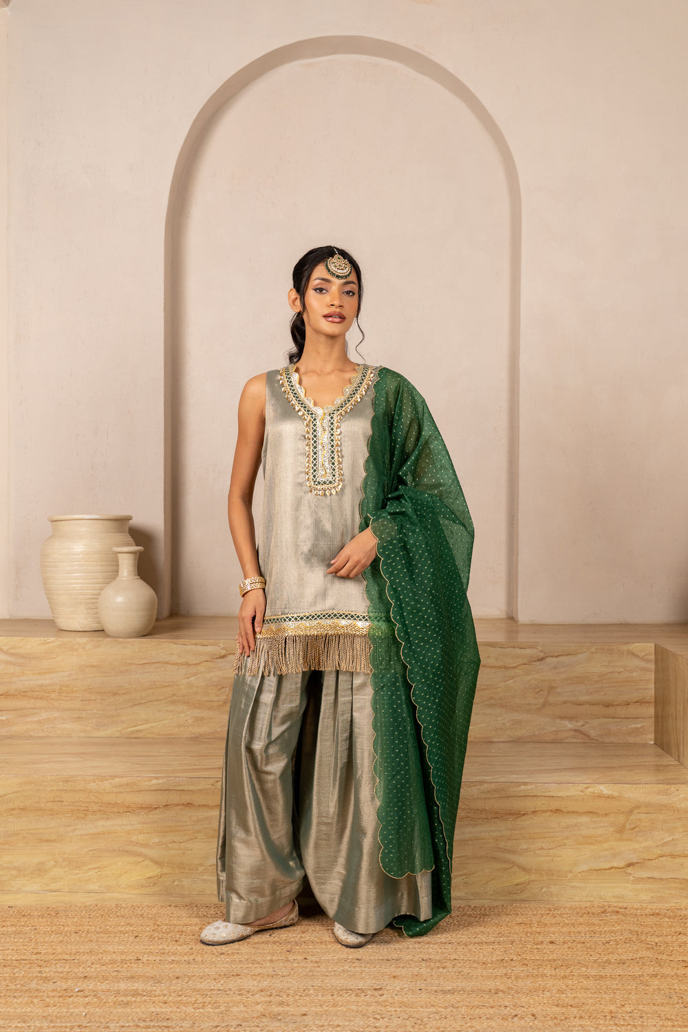 Chamak Sleeveless Twill kurta , Pants &amp; Banarasi Organza Dupatta