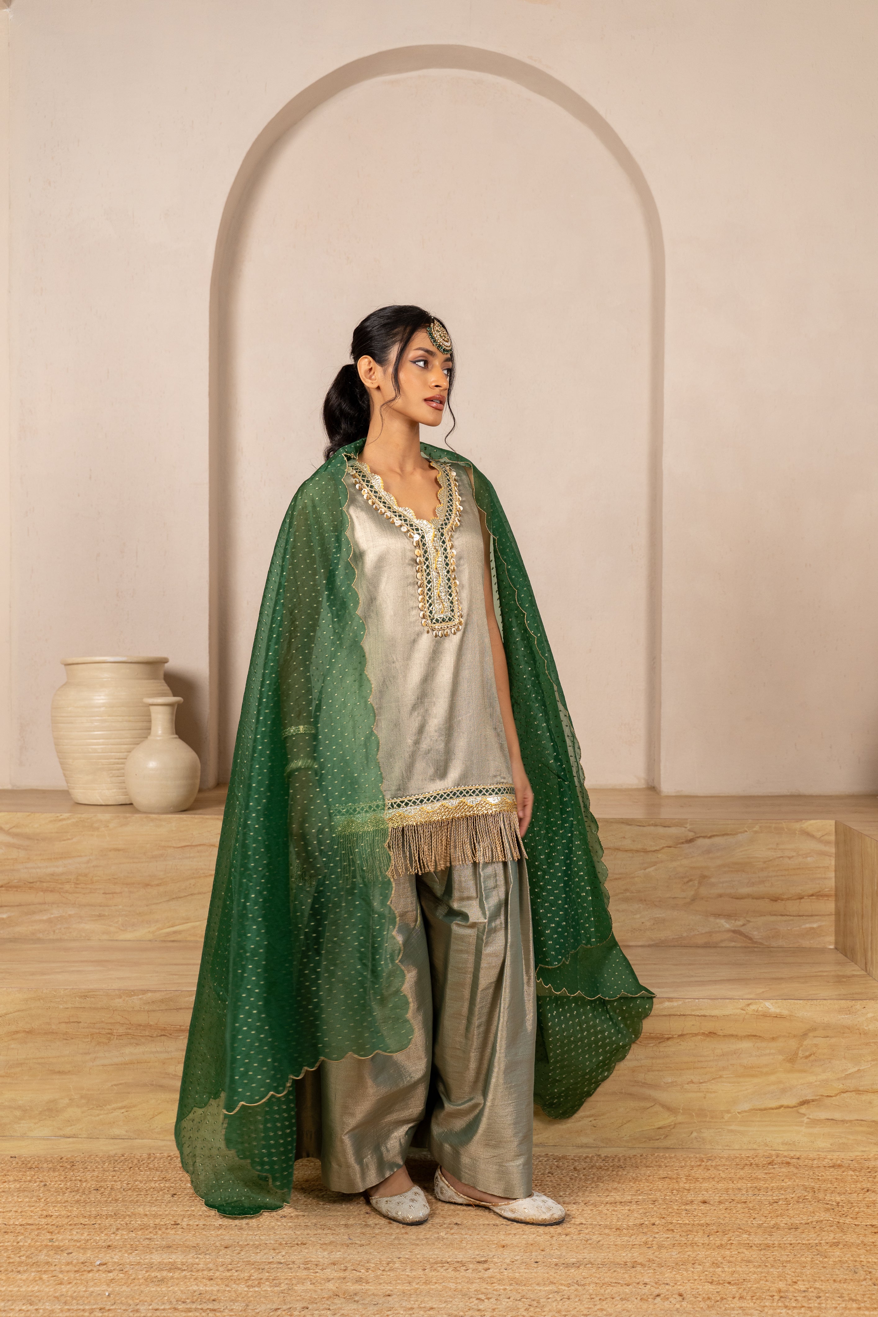 Chamak Sleeveless Twill kurta , Pants &amp; Banarasi Organza Dupatta
