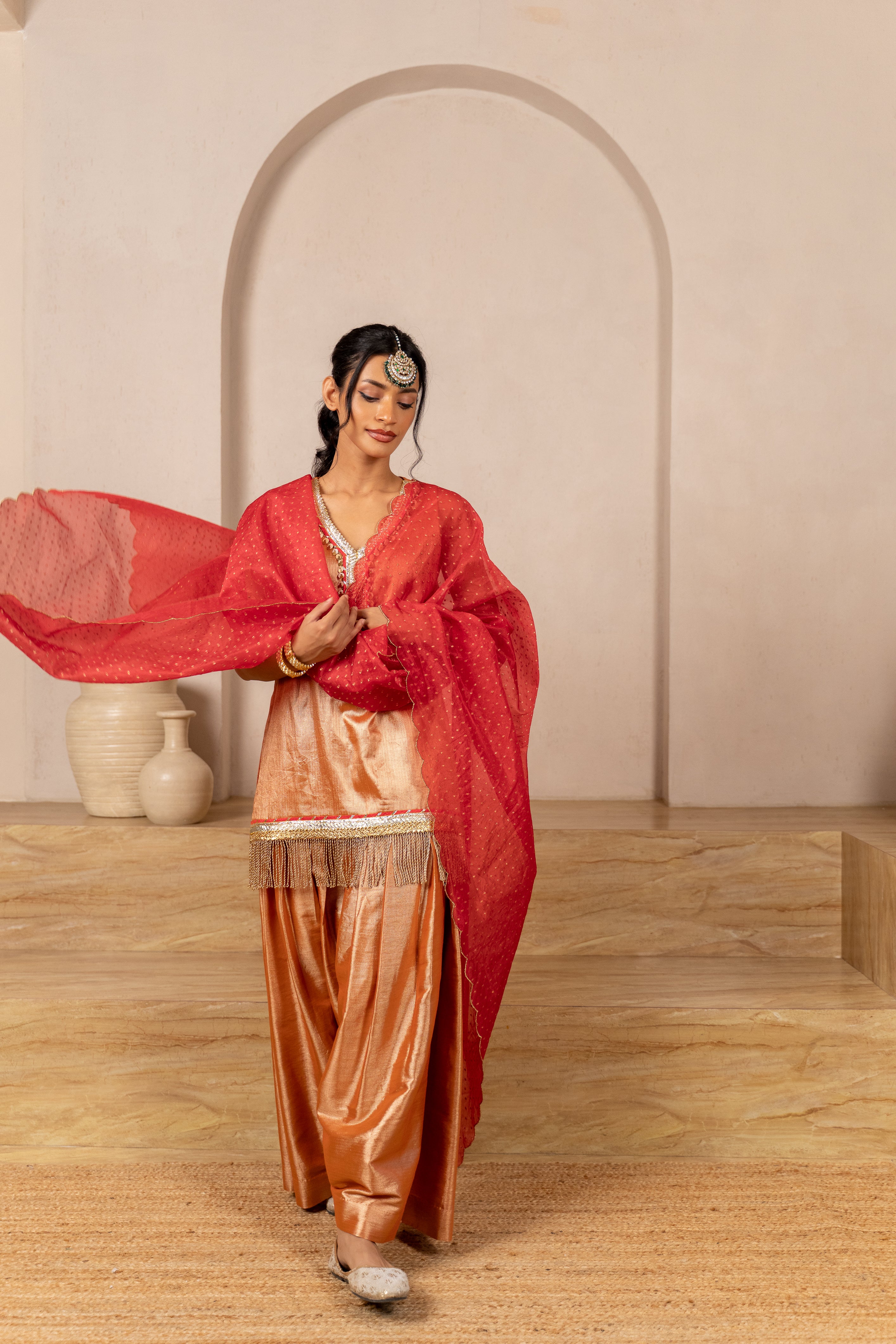 Chamak Sleeveless Twill kurta , Pants & Banarasi Organza Dupatta