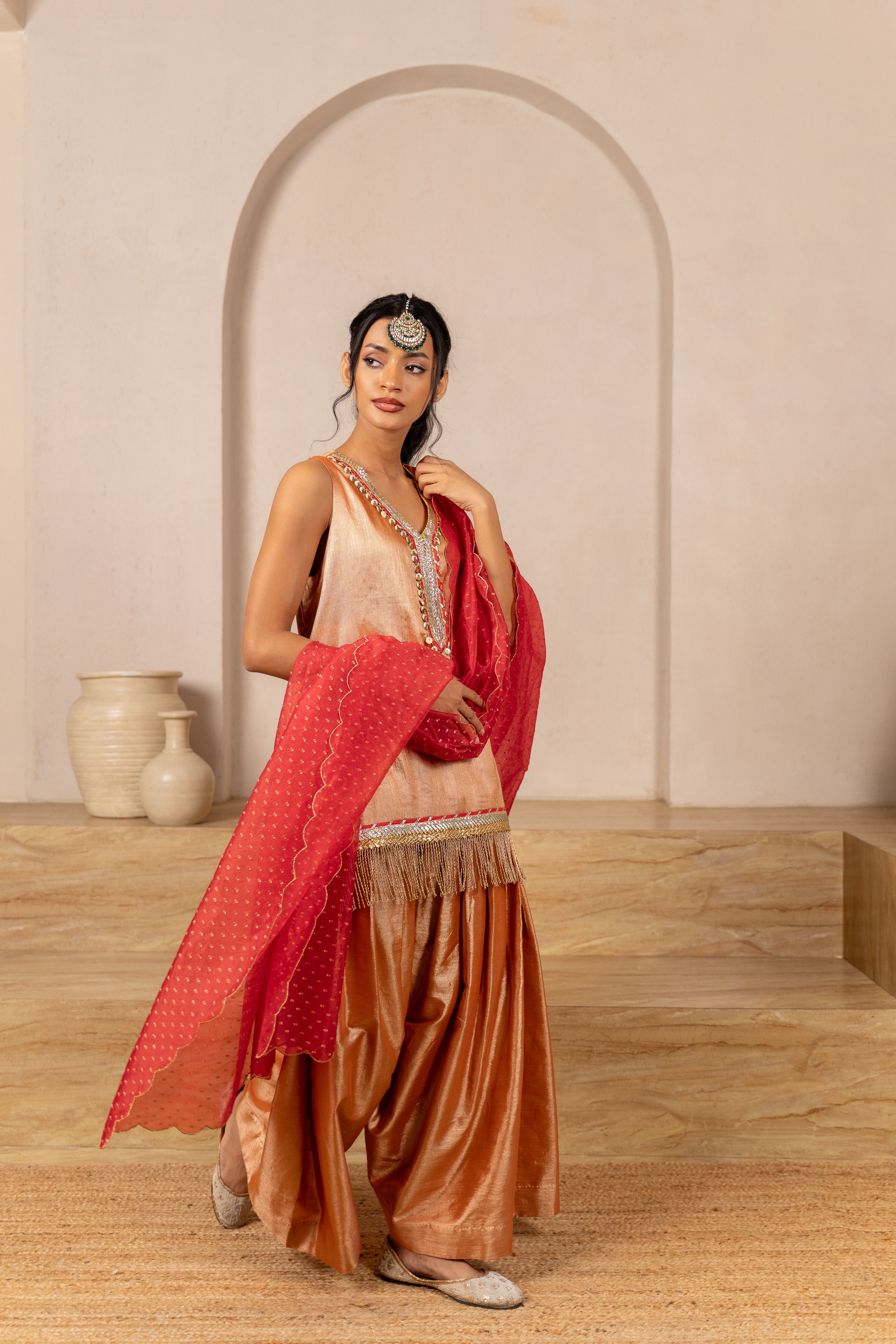 Chamak Sleeveless Twill kurta , Pants & Banarasi Organza Dupatta