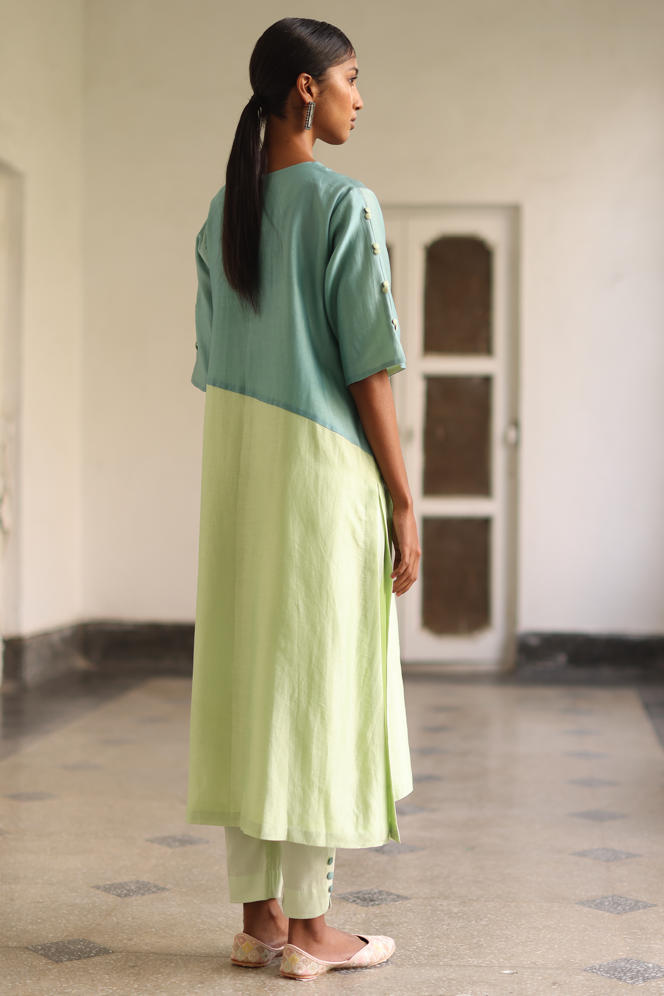 Lily Color Block Kurta With Pants, Dupatta & Potli