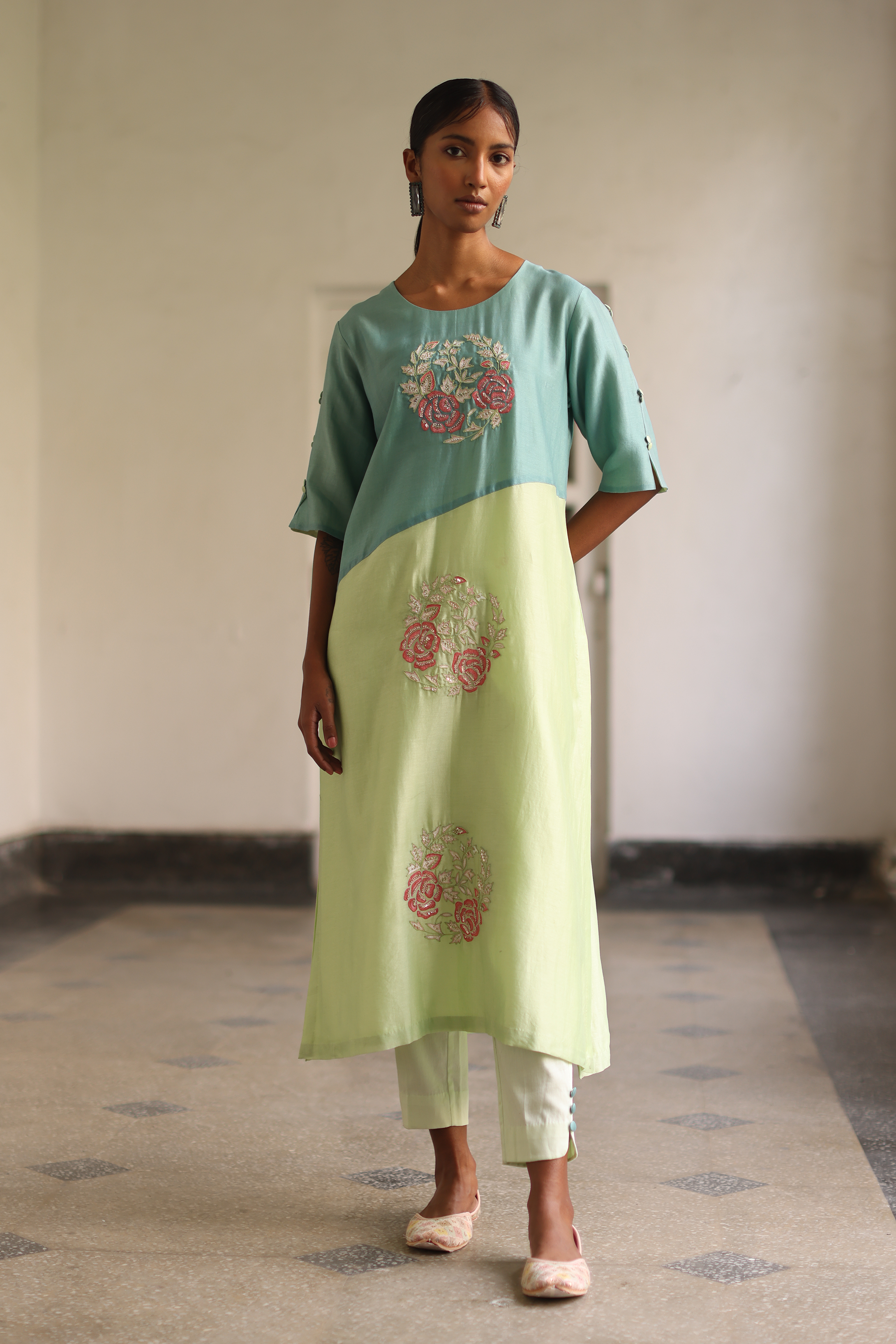 Lily Color Block Kurta With Pants, Dupatta & Potli