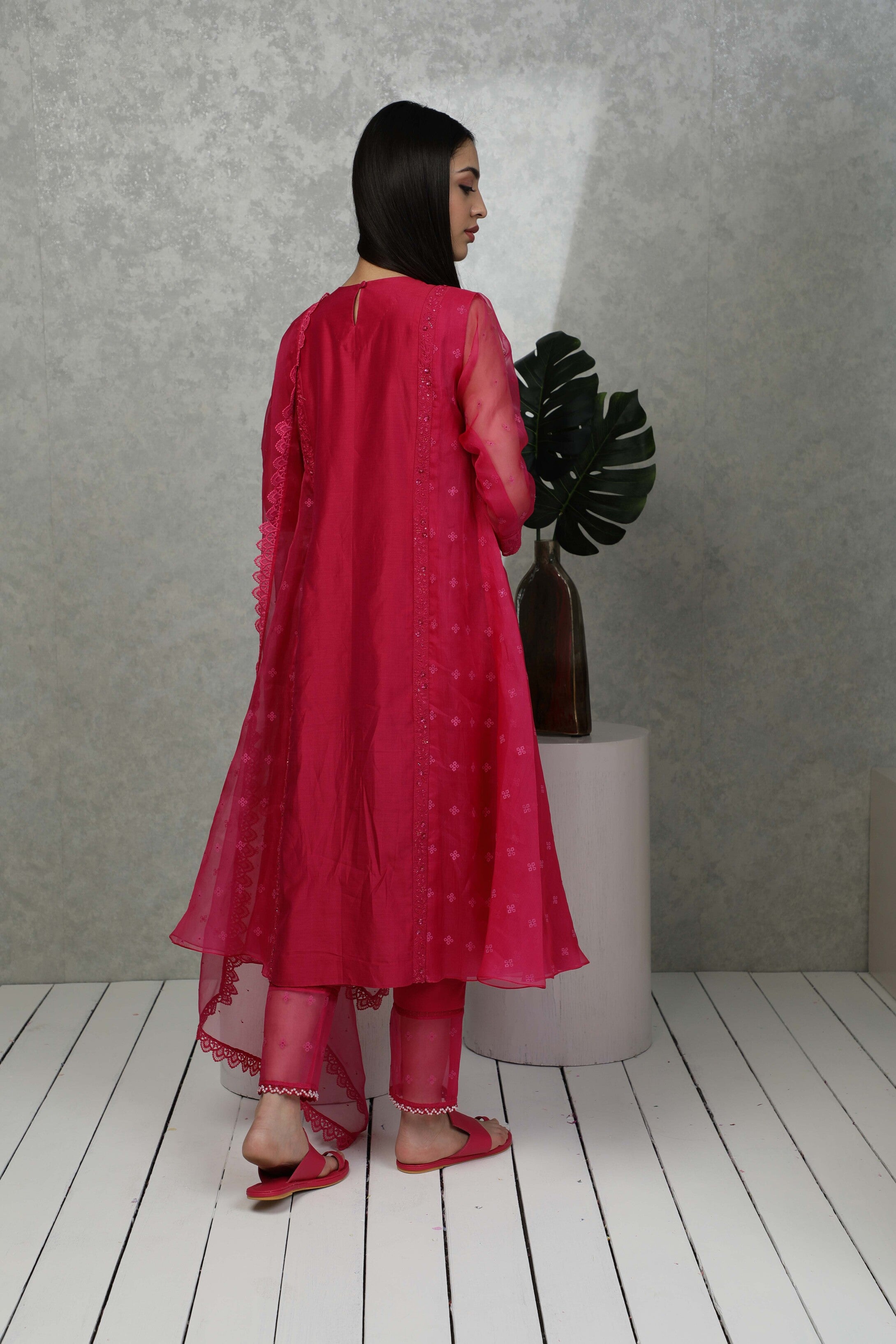 KURTA WITH SIDE PANELS with pants & Organza dupatta