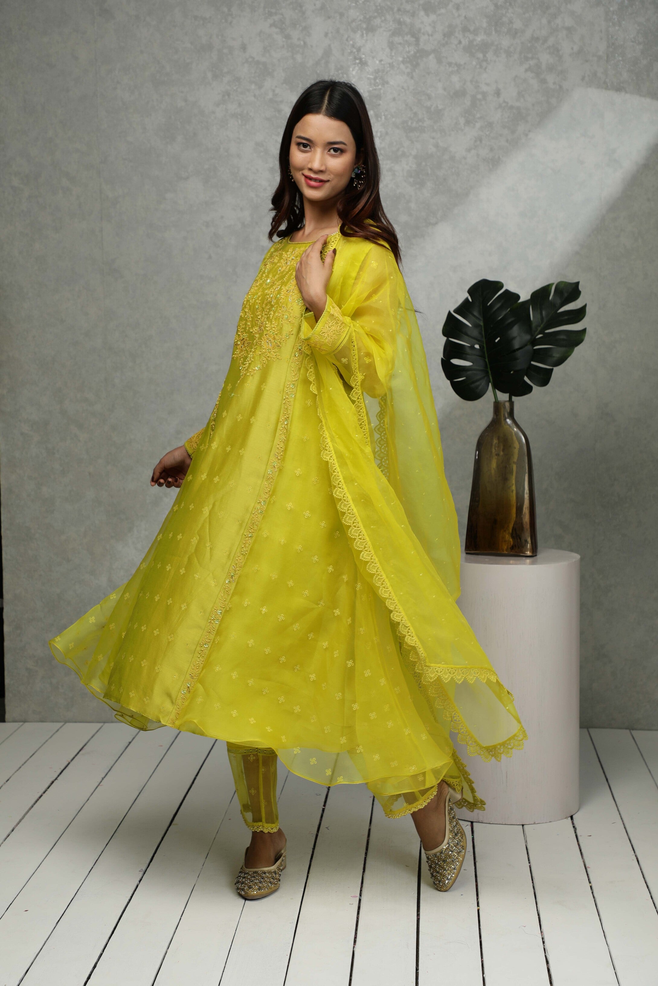 KURTA WITH SIDE PANELS with pants & Organza dupatta