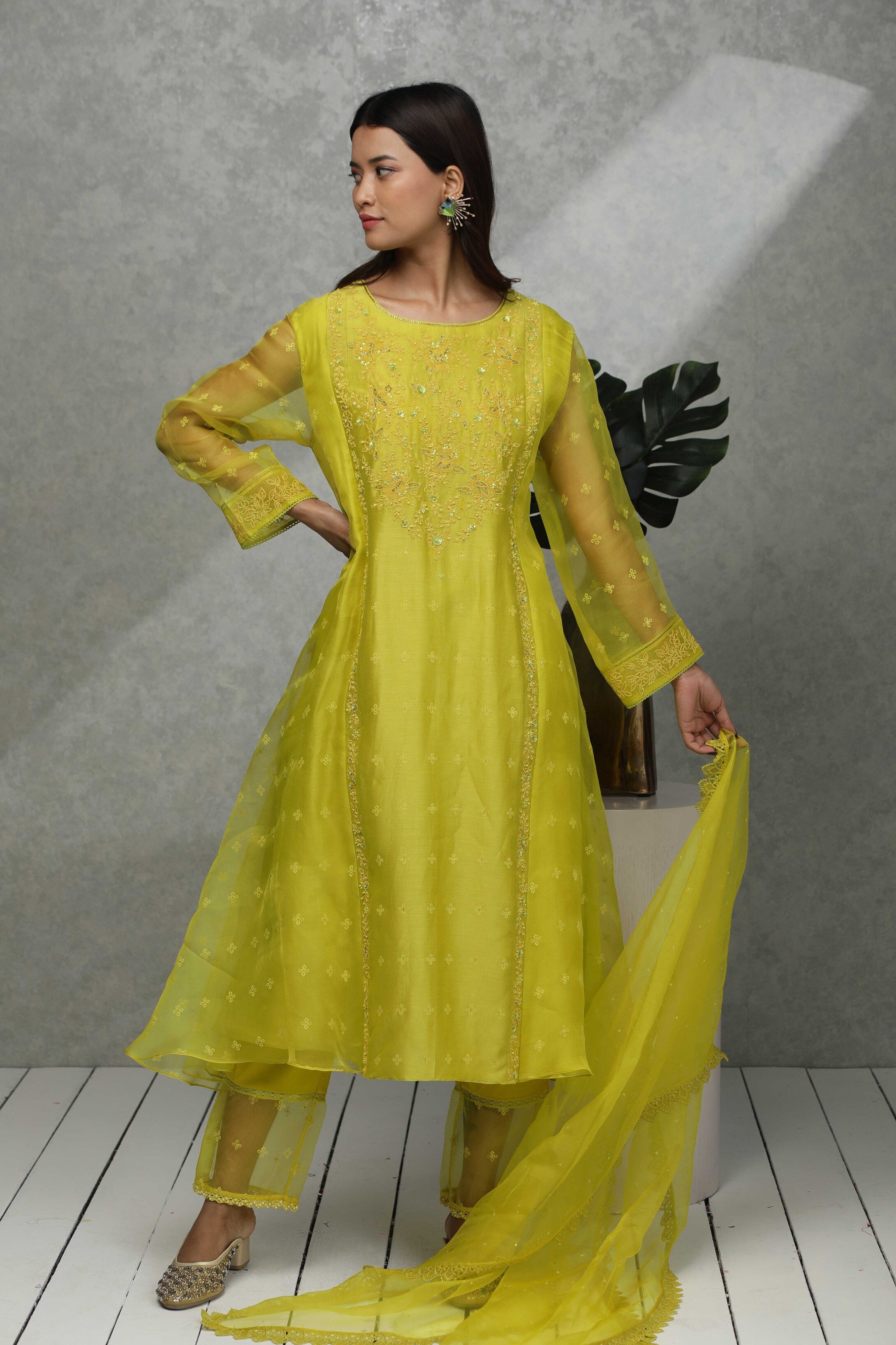 KURTA WITH SIDE PANELS with pants & Organza dupatta