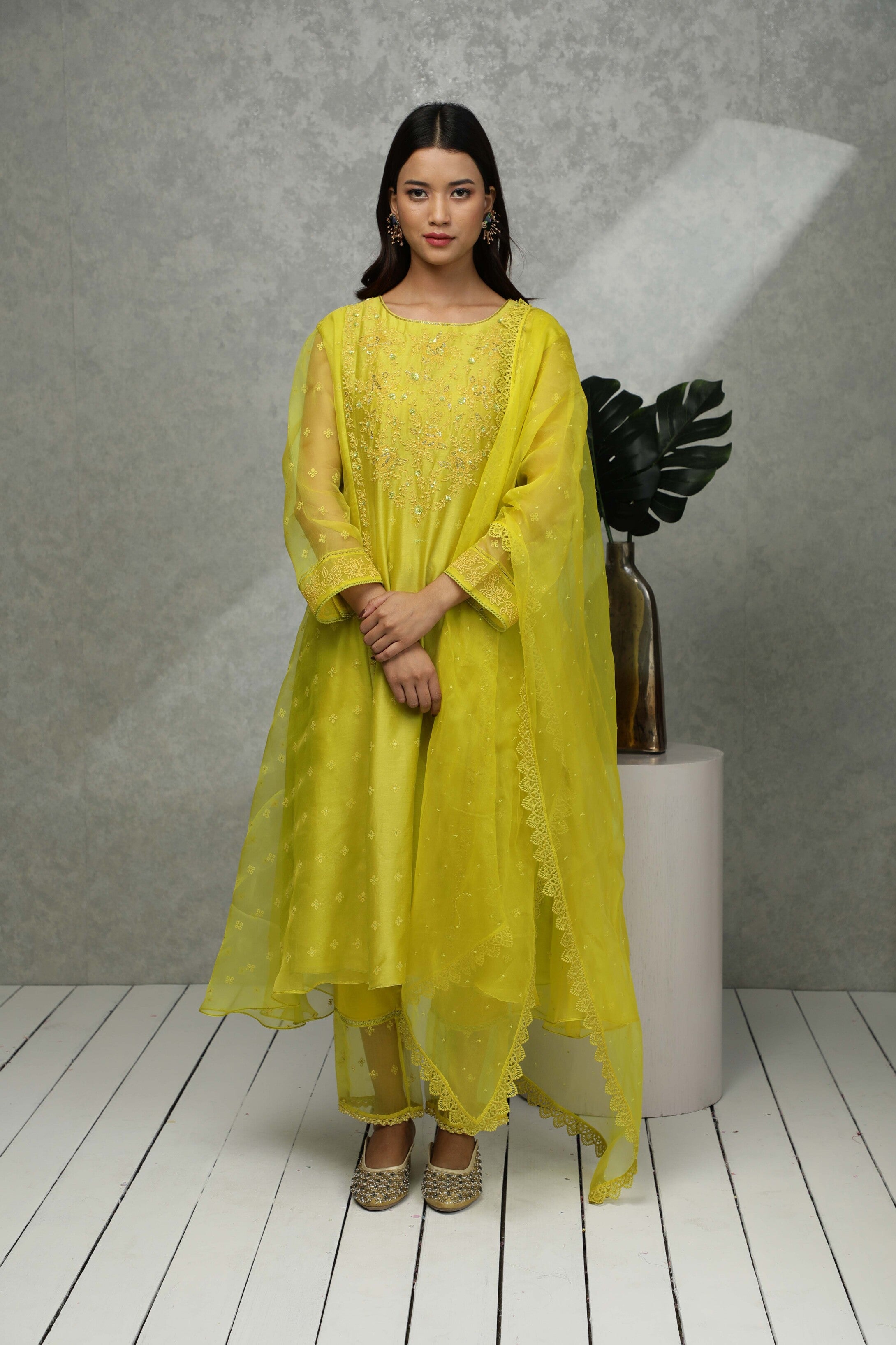 KURTA WITH SIDE PANELS with pants & Organza dupatta